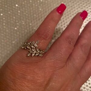 Elegant Silver Leaf Ring